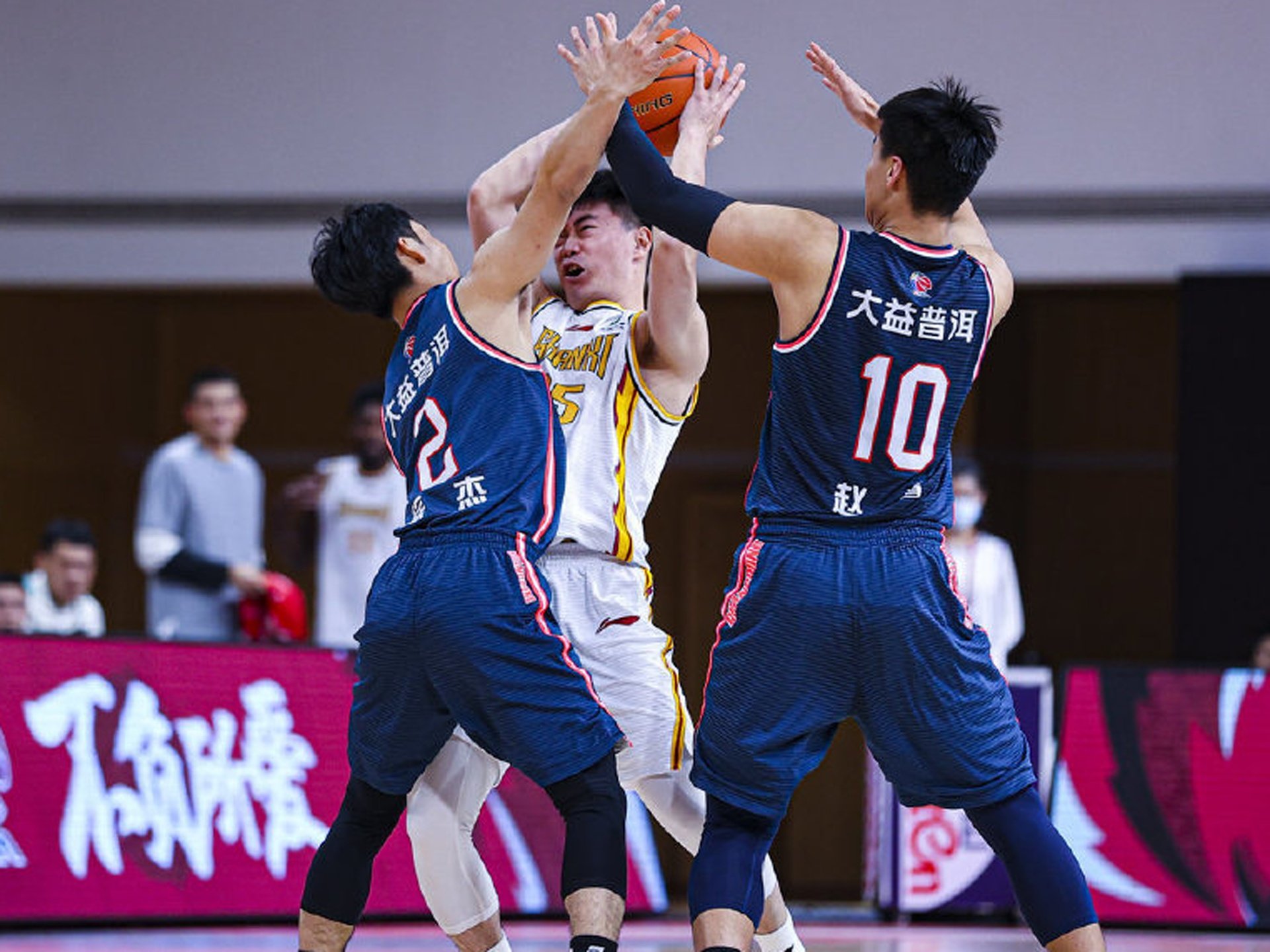 金年会官网广厦男篮内部沟通备战意甲国际比赛日斯图加特备战欧联,多特蒙德窗口期止住颓势瞬间刷屏的简单介绍